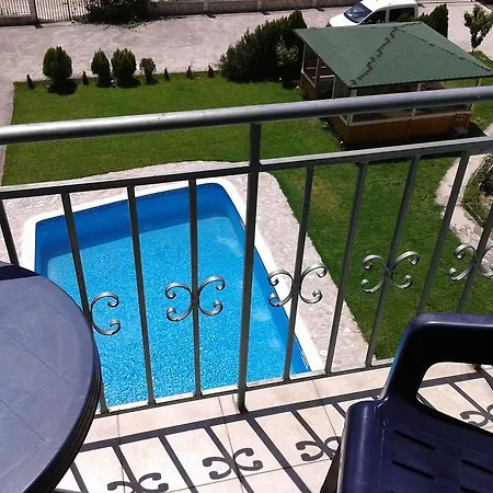 Prázdninový areál Apartments And Guest Rooms 