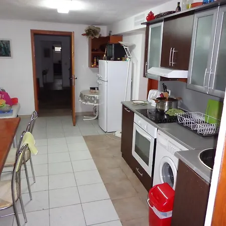 Apartments And Guest Rooms 