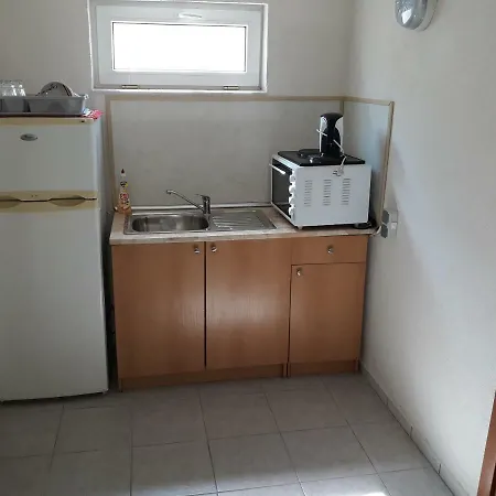 Apartments And Guest Rooms 