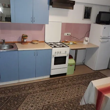 Apartments And Guest Rooms 