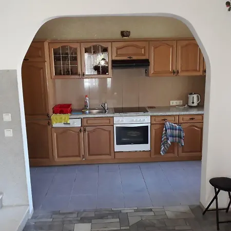 Apartments And Guest Rooms 