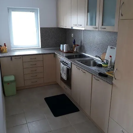 Apartments And Guest Rooms 