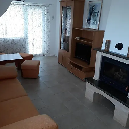 Apartments And Guest Rooms 
