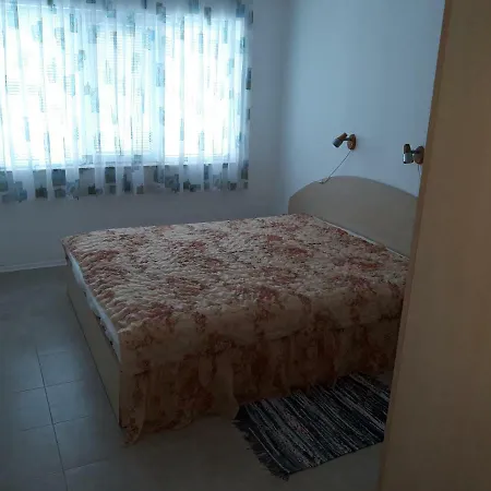 Apartments And Guest Rooms 