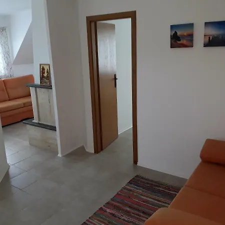 Apartments And Guest Rooms 