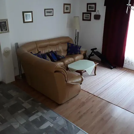 Apartments And Guest Rooms 