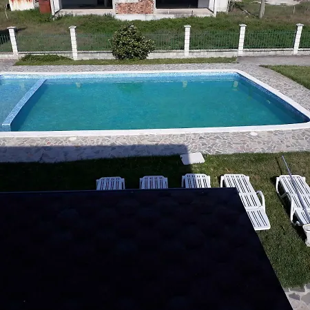 Apartments And Guest Rooms 