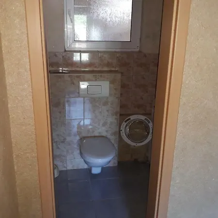 Apartments And Guest Rooms 