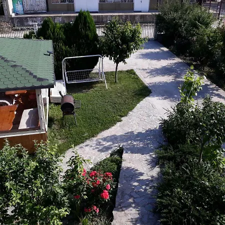Apartments And Guest Rooms 